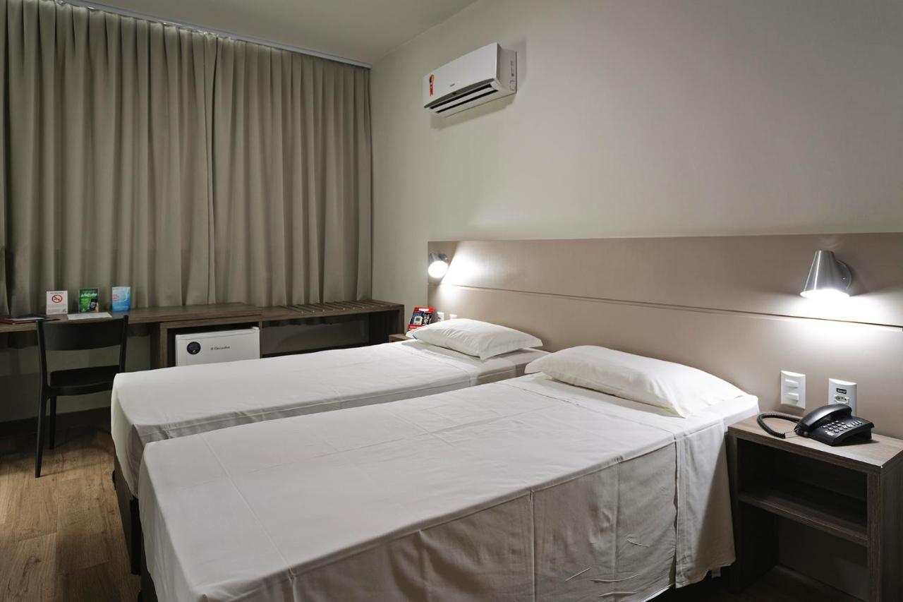 Hotel Valerim Itajai / Navegantes מראה חיצוני תמונה