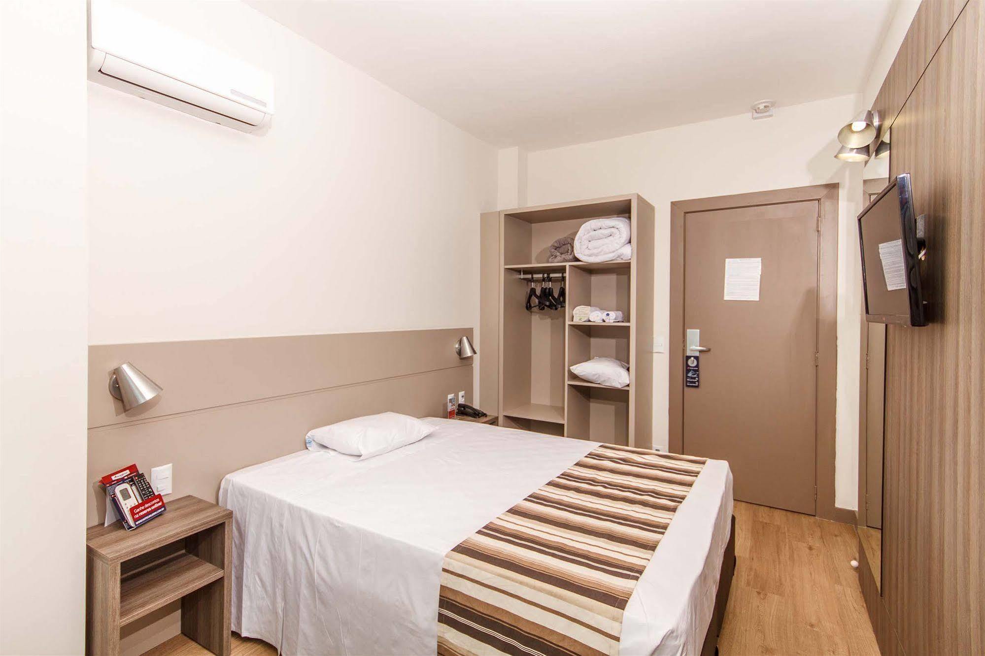 Hotel Valerim Itajai / Navegantes מראה חיצוני תמונה